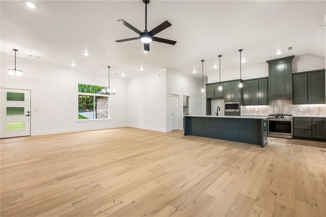 78 Chelmsworth Drive, Bella Vista, AR 72715