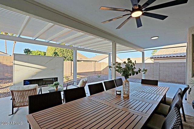 18068 W BROWNING Drive, Surprise, AZ 85374