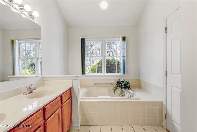 24 Merion Lane, Jackson, NJ 08527