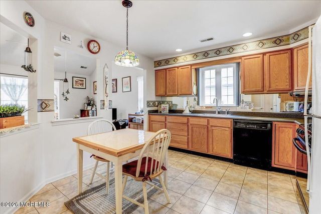 24 Merion Lane, Jackson, NJ 08527