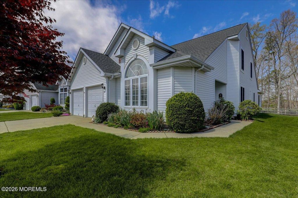 24 Merion Lane, Jackson, NJ 08527