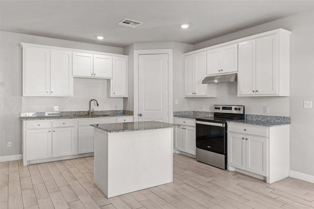 2021 Eva Street, Grand Prairie, TX 75051