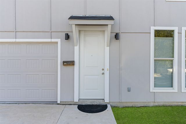 2021 Eva Street, Grand Prairie, TX 75051