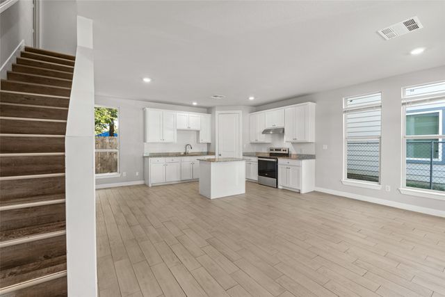 2021 Eva Street, Grand Prairie, TX 75051