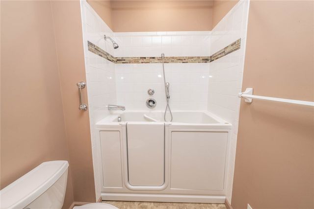 7444 New York Way, Butler Twp, OH 45414