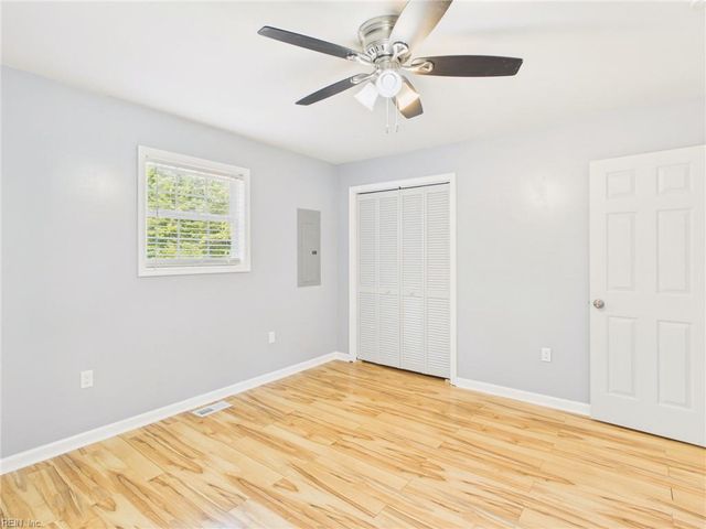 502 Dogwood RD, Yorktown, VA 23690
