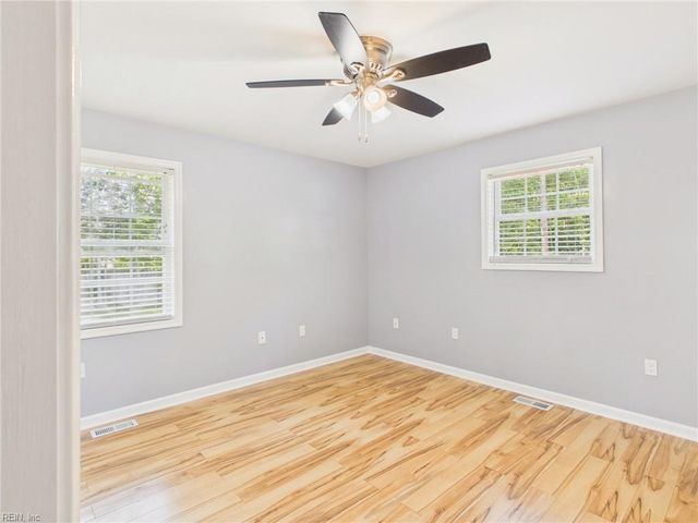 502 Dogwood RD, Yorktown, VA 23690
