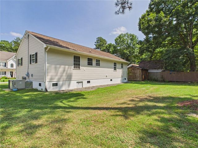 502 Dogwood RD, Yorktown, VA 23690