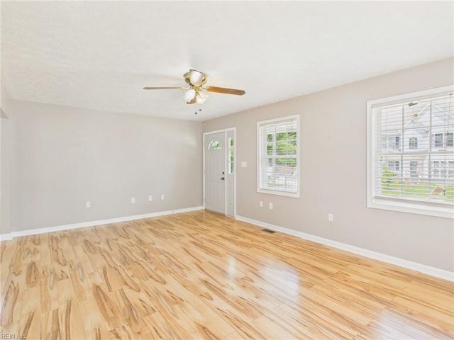 502 Dogwood RD, Yorktown, VA 23690