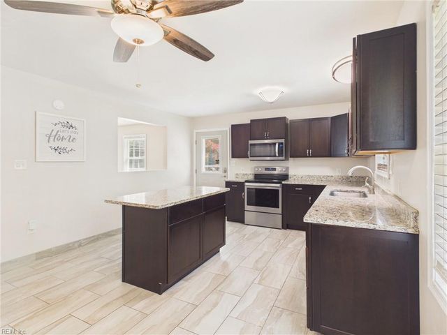 502 Dogwood RD, Yorktown, VA 23690