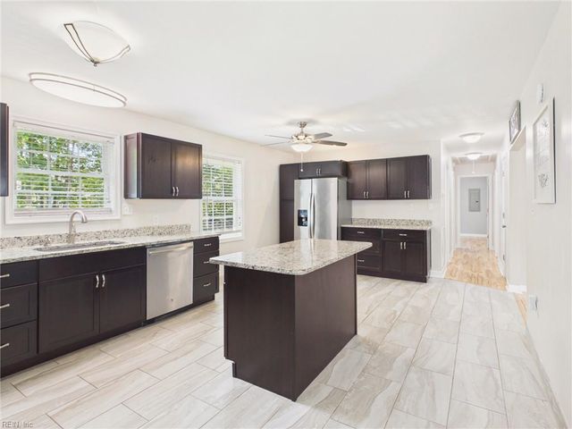 502 Dogwood RD, Yorktown, VA 23690