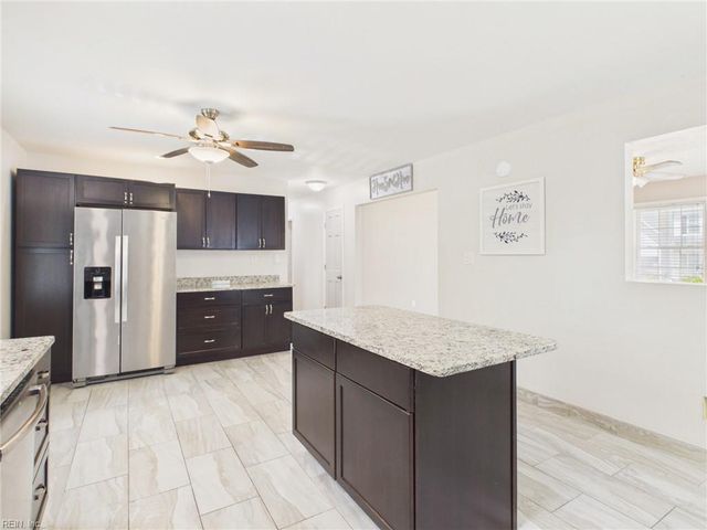 502 Dogwood RD, Yorktown, VA 23690