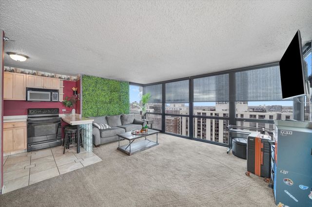 1122 N Clark Street 2202, Chicago, IL 60610