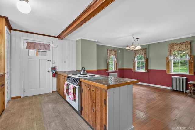 41 Elting Avenue, New Paltz, NY 12561