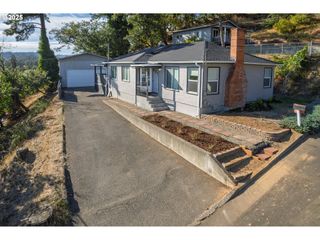 1830 Nw GOETZ St, Roseburg, OR 97471