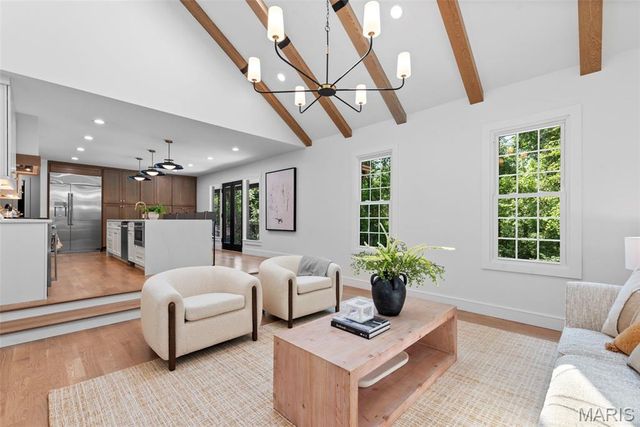 9 Sumac Lane, St Louis, MO 63124