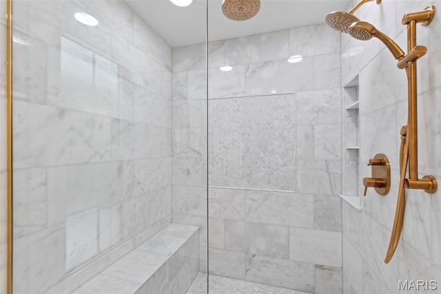 9 Sumac Lane, St Louis, MO 63124