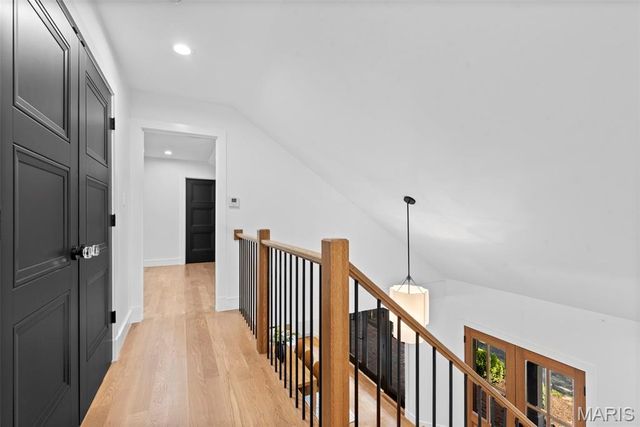 9 Sumac Lane, St Louis, MO 63124