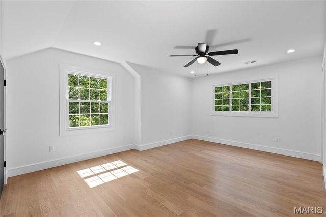 9 Sumac Lane, St Louis, MO 63124