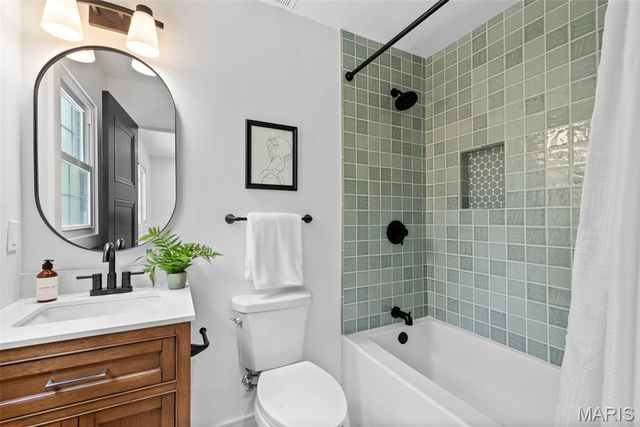 9 Sumac Lane, St Louis, MO 63124