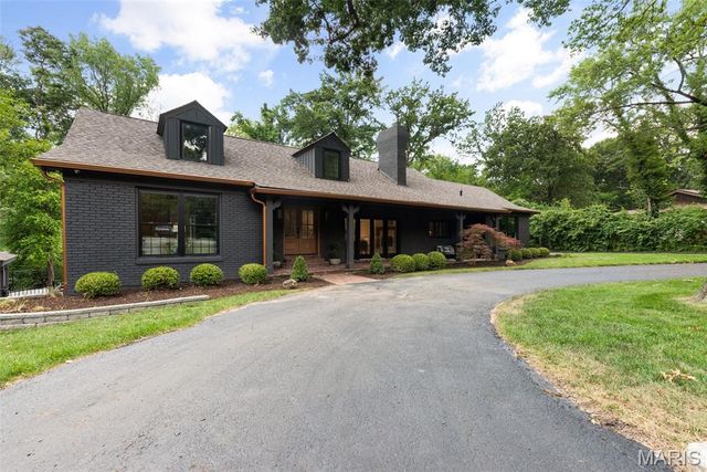 9 Sumac Lane, St Louis, MO 63124