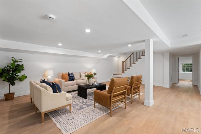 9 Sumac Lane, St Louis, MO 63124