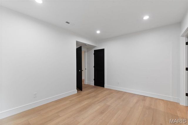 9 Sumac Lane, St Louis, MO 63124