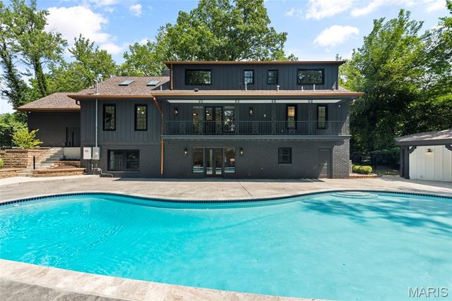 9 Sumac Lane, St Louis, MO 63124