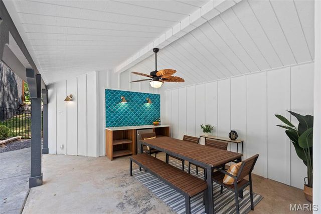 9 Sumac Lane, St Louis, MO 63124