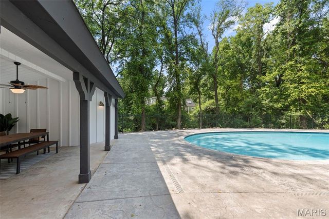 9 Sumac Lane, St Louis, MO 63124