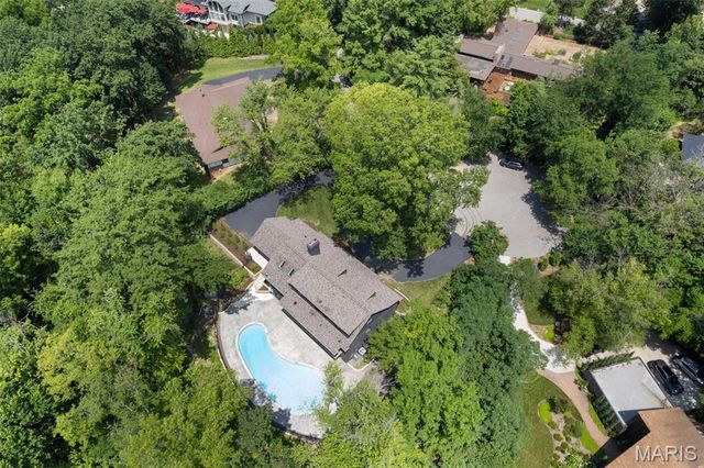 9 Sumac Lane, St Louis, MO 63124