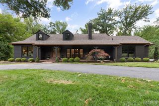 9 Sumac Lane, St Louis, MO 63124