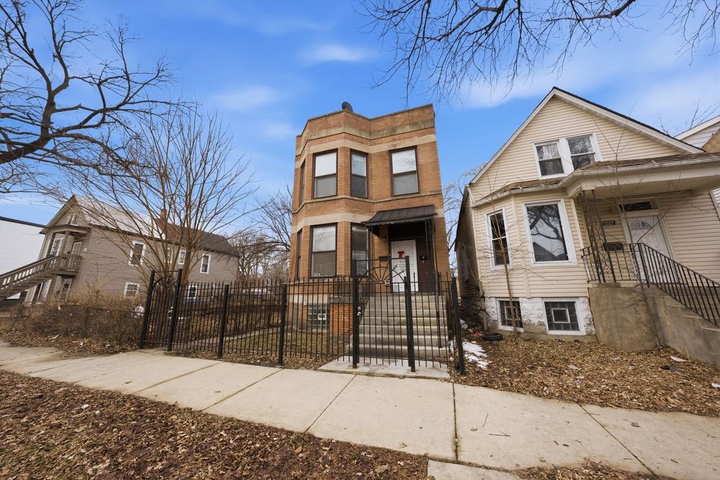 7242 S May Street 1, Chicago, IL 60621