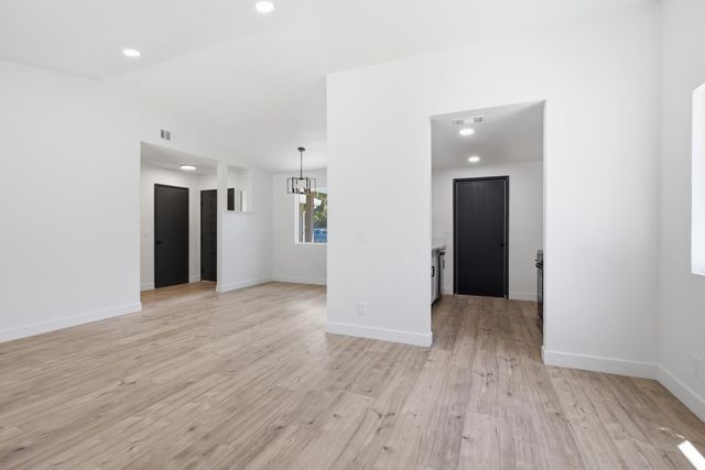 14 Cache River Cir, Sacramento, CA 95831