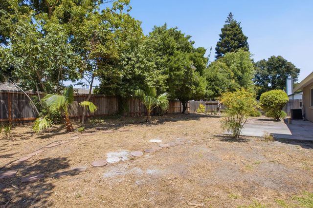 14 Cache River Cir, Sacramento, CA 95831