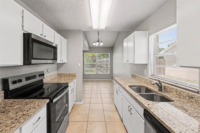 8739 OSAGE DRIVE, Tampa, FL 33634