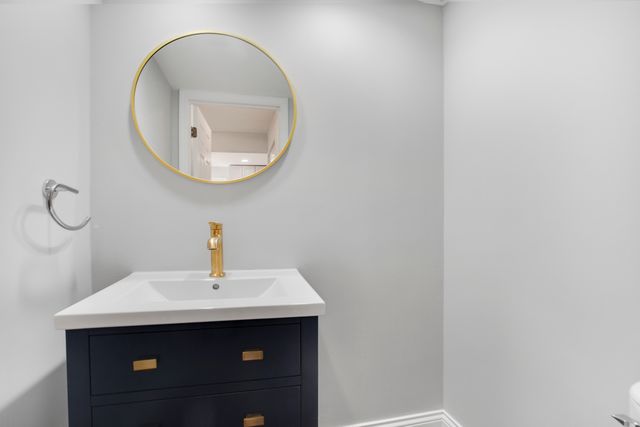 706 Waukegan Road 4, Glenview, IL 60025