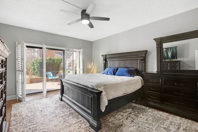 706 Waukegan Road 4, Glenview, IL 60025