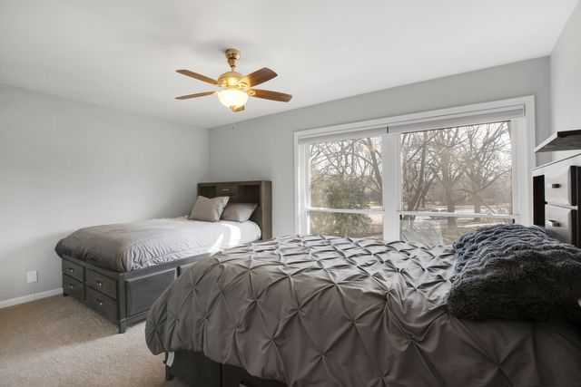 706 Waukegan Road 4, Glenview, IL 60025