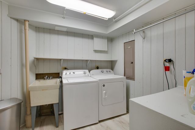 706 Waukegan Road 4, Glenview, IL 60025