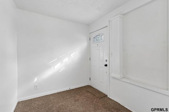 1824 N 32nd Street, Omaha, NE 68111