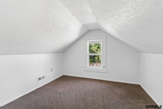 1824 N 32nd Street, Omaha, NE 68111