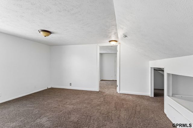1824 N 32nd Street, Omaha, NE 68111