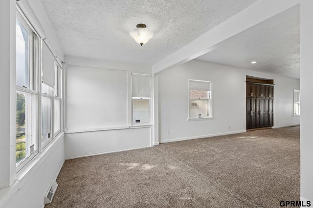 1824 N 32nd Street, Omaha, NE 68111