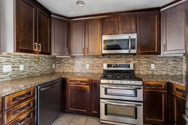1824 N 32nd Street, Omaha, NE 68111