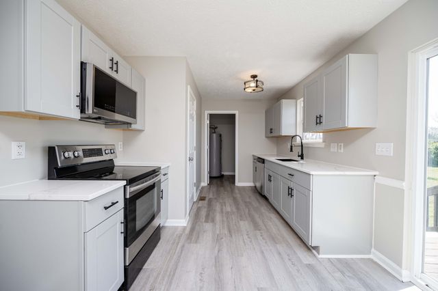 218 Mallow Dr, Christiana, TN 37037