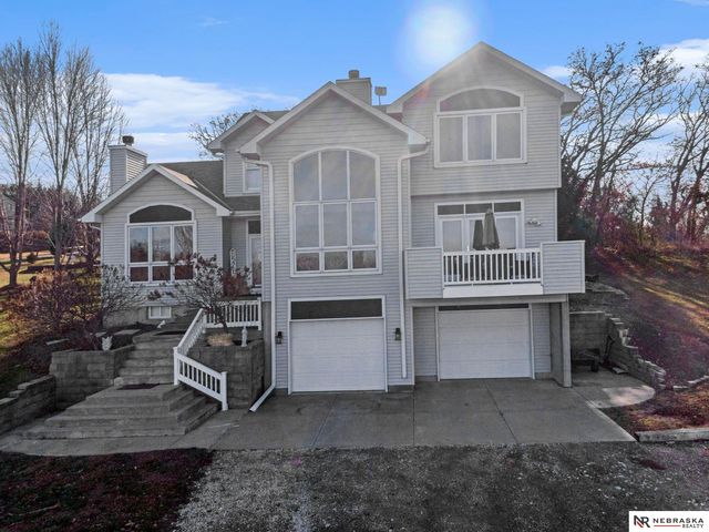 36807 Oakmont Drive, Louisville, NE 68037