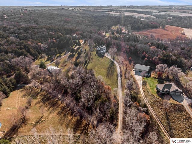 36807 Oakmont Drive, Louisville, NE 68037