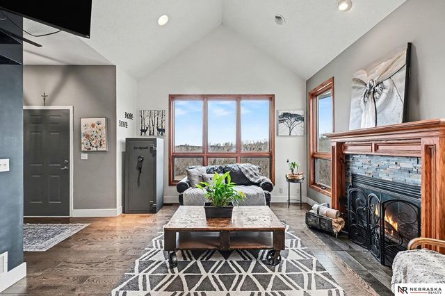 36807 Oakmont Drive, Louisville, NE 68037