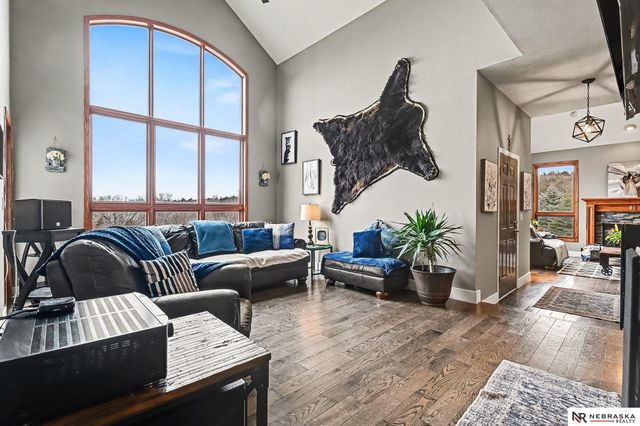 36807 Oakmont Drive, Louisville, NE 68037